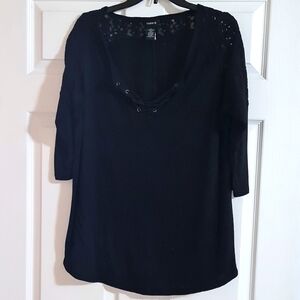 Torrid ladies black shirt size 1xl